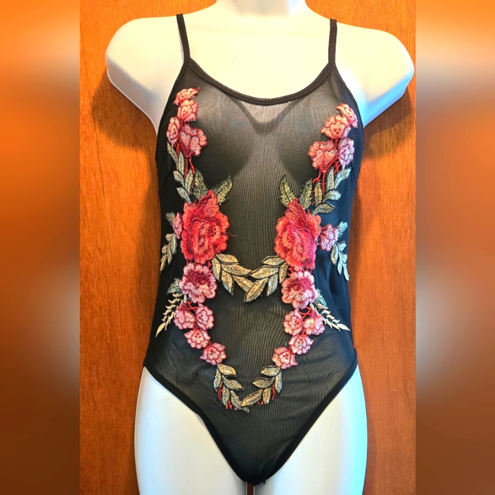 Free People Floral Embroidered Black Bodysuit SzXL/M - Picture 1 of 7